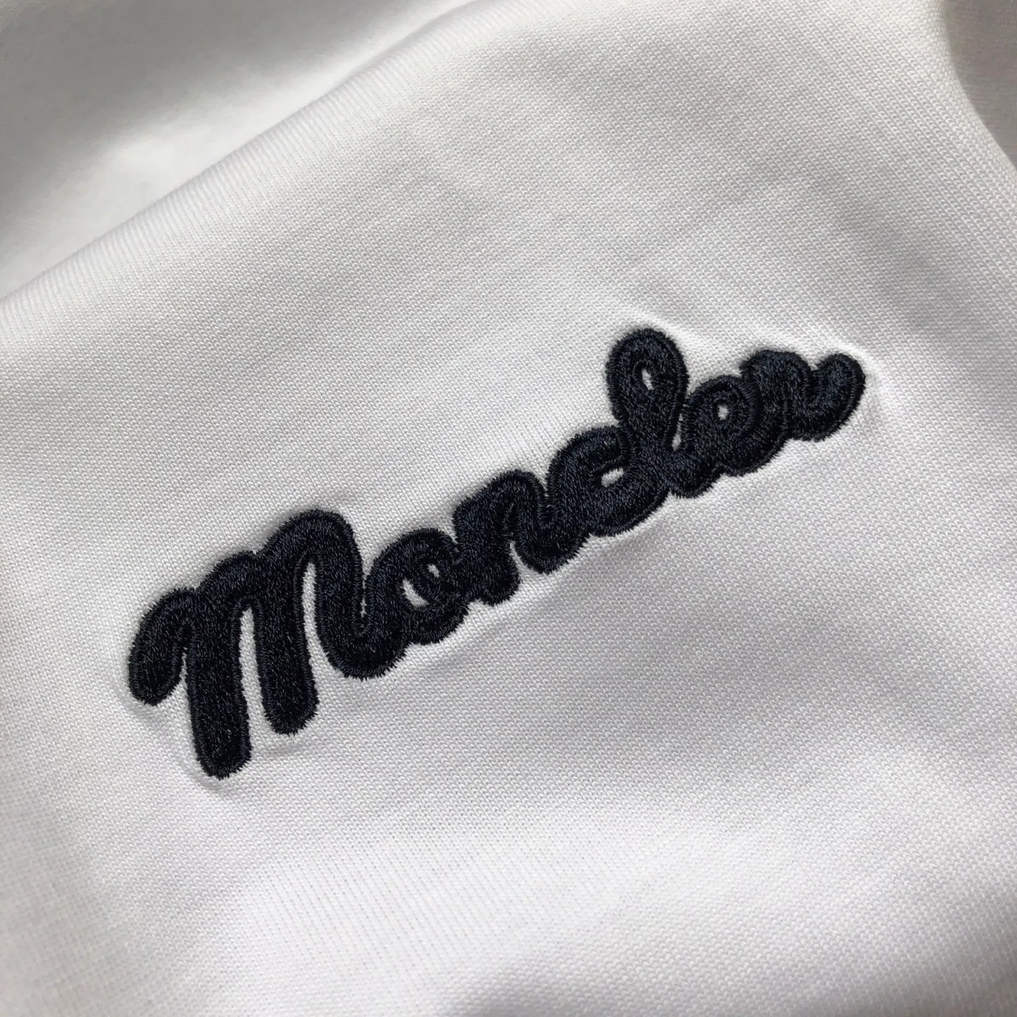 Moncler/ 2026 New Arrival logo T ⚠ ⚠ Quality⚠ Same Style logo ， ， Versatile Same Style Quality : White Black Size : XS ～ L XS : 110 70 58.5 21.5 S : 114 72 60 22 M : 118 74 61.5 22.5 L : 122 76 63 23